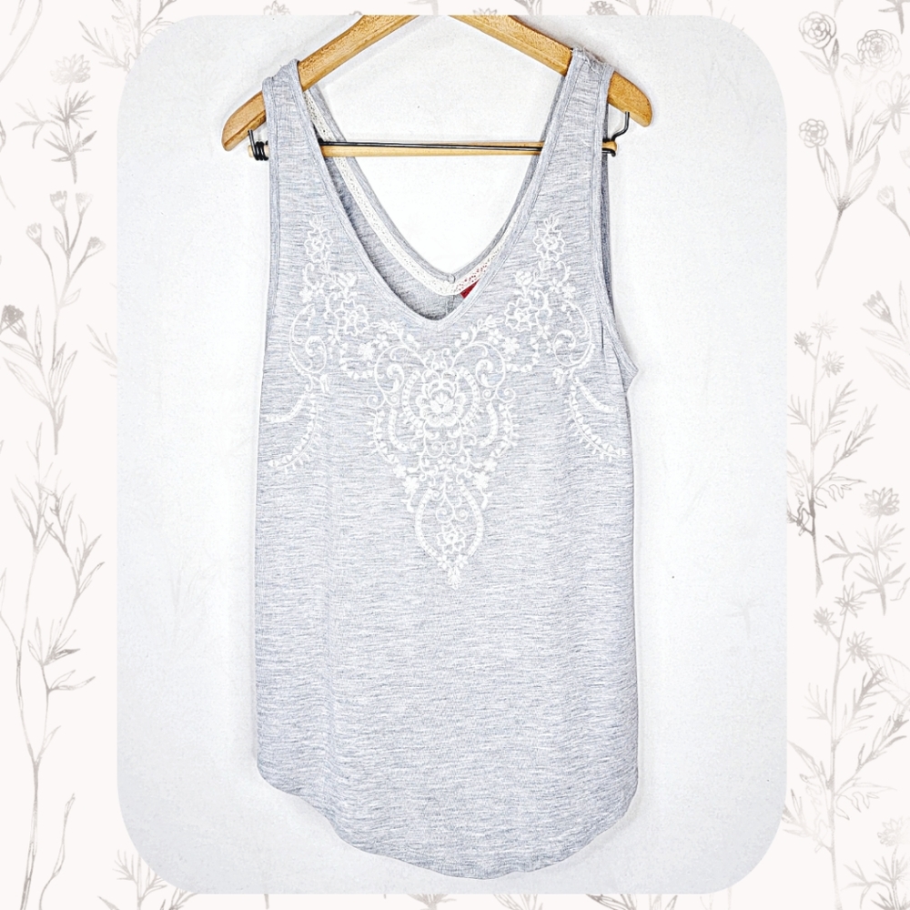 ⏰GONE 1/17!! Daytrip Embroidered Boho Top size Medium